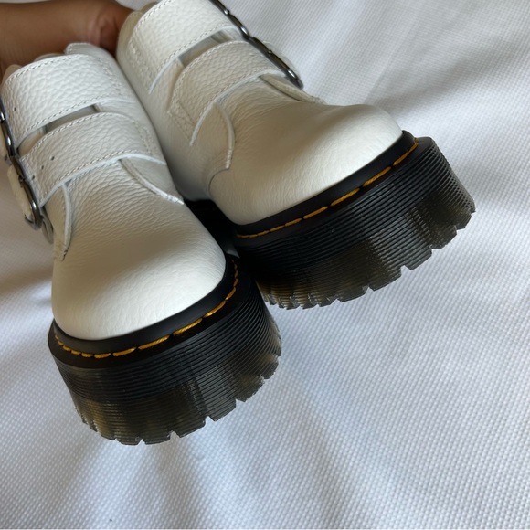 Dr. Martens Devon Heart Platform Boots - Picture 9 of 16